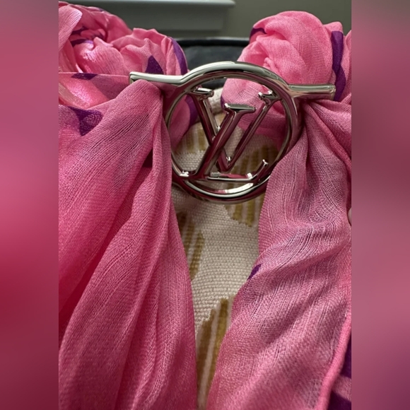 Louis Vuitton Envy Stole Vuittamins MP3105 - Picture 2 of 13